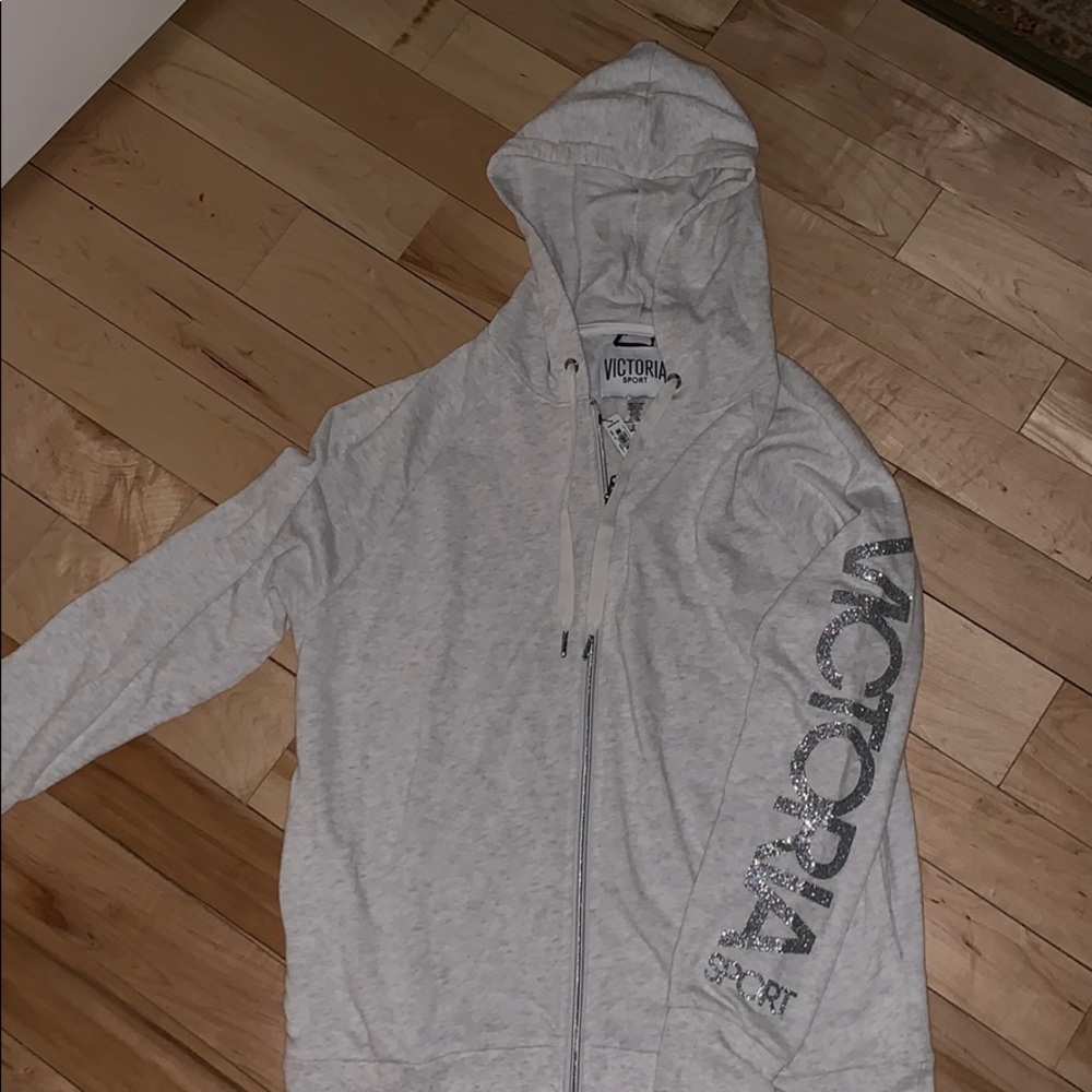 victoria sport zip up